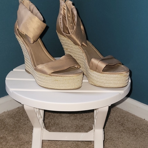 Jennifer Lopez Shoes - Jennifer Lopez wedges
